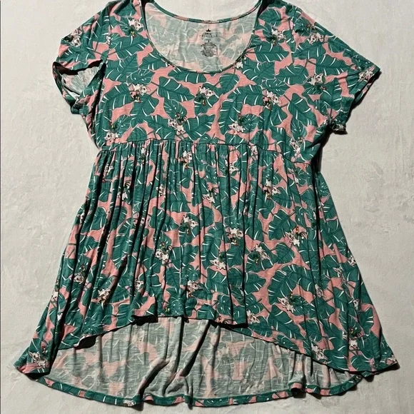 Torrid Moana tunic top features Pua and hei hei babydoll style Disney - Picture 3 of 6